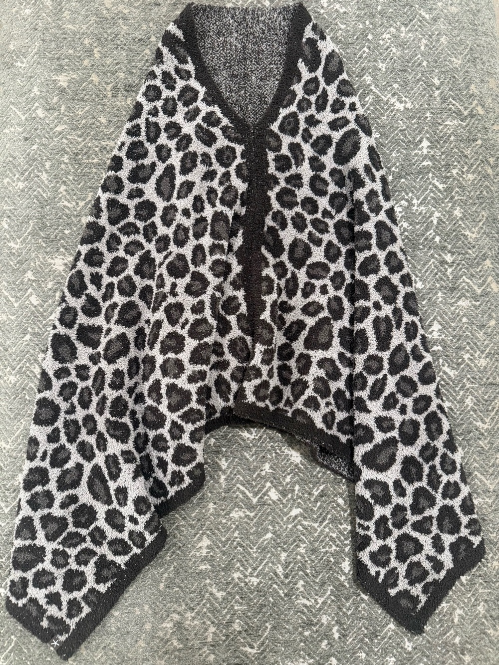Barefoot Dreams CozyChic Leopard Poncho Wrap Cape Black Gray One Size